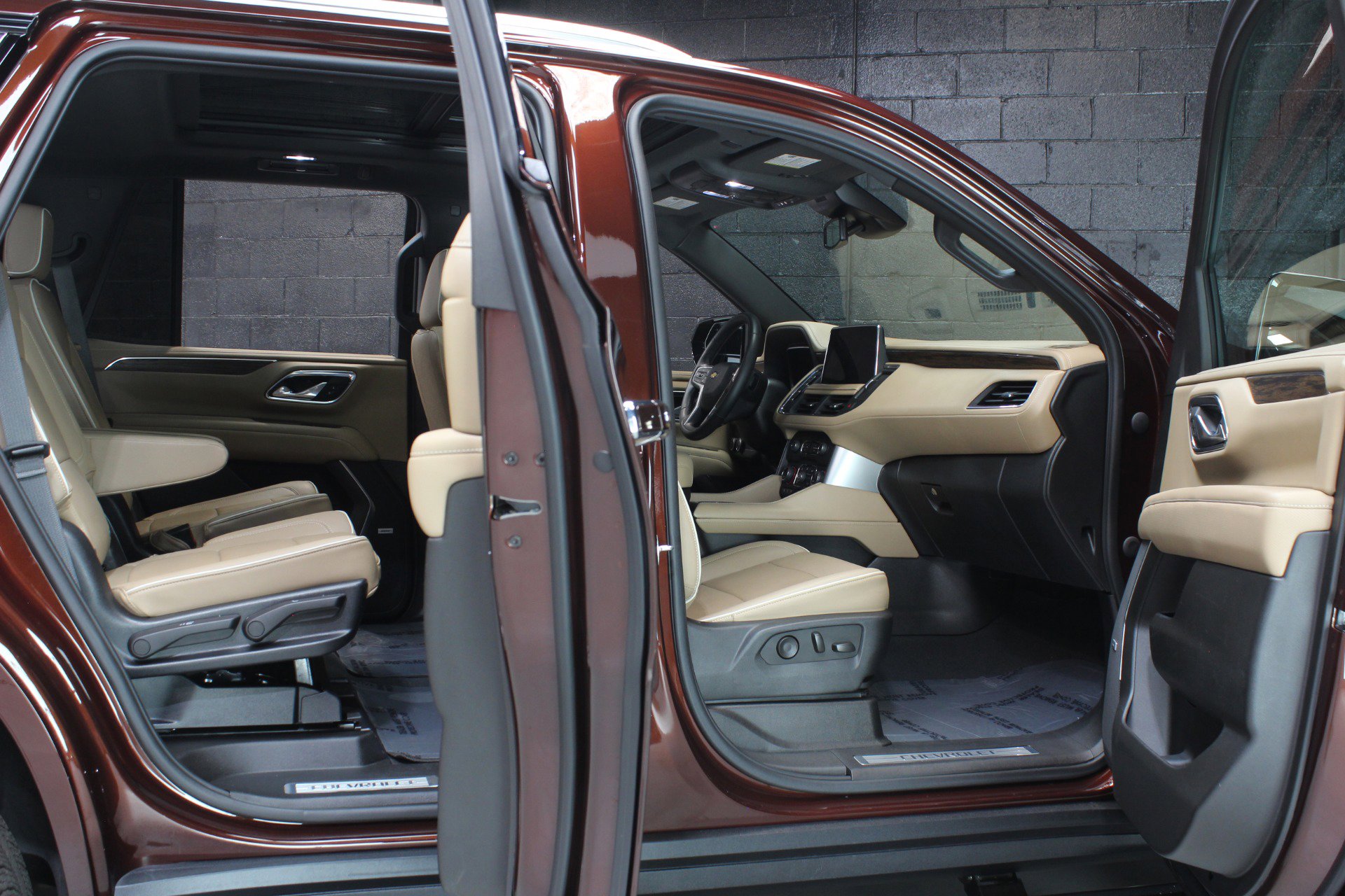 Used 2023 Chevrolet Tahoe Premier RWD image 32