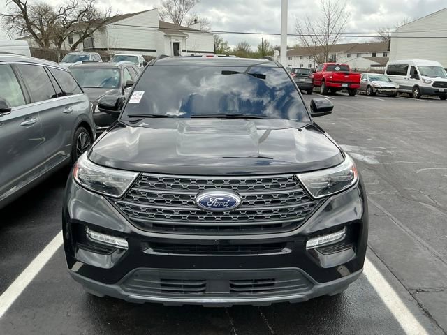 Used 2024 Ford Explorer XLT w/ Equipment Group 202A image 2