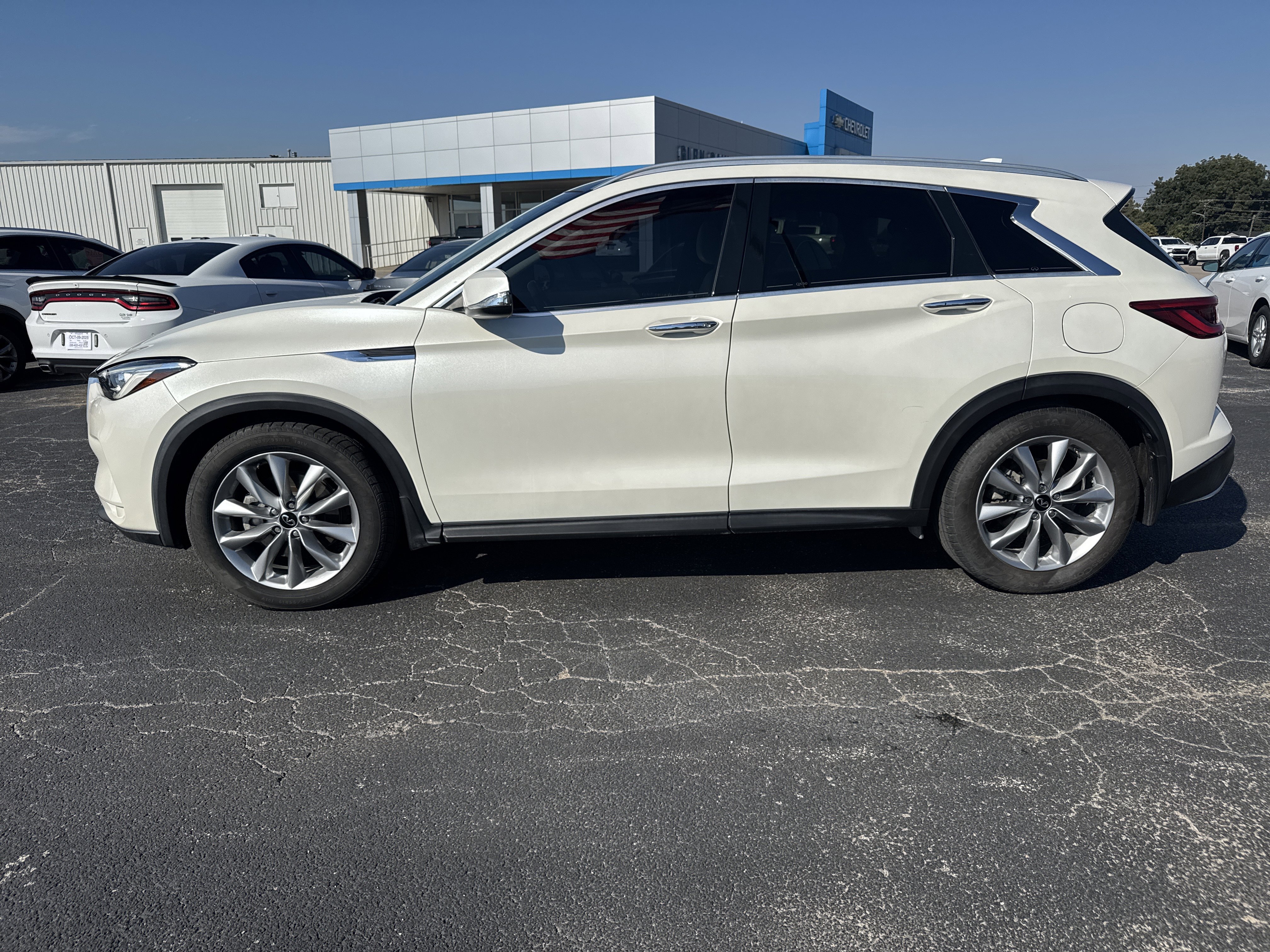 Used 2021 INFINITI QX50 Luxe image 2