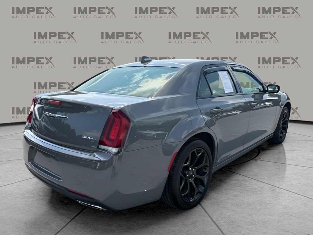 Used 2019 Chrysler 300 S RWD image 3