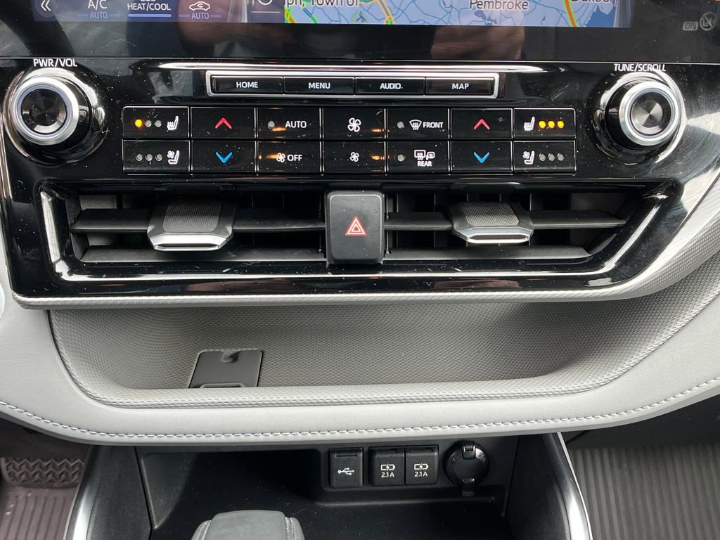 Used 2020 Toyota Highlander Platinum image 18
