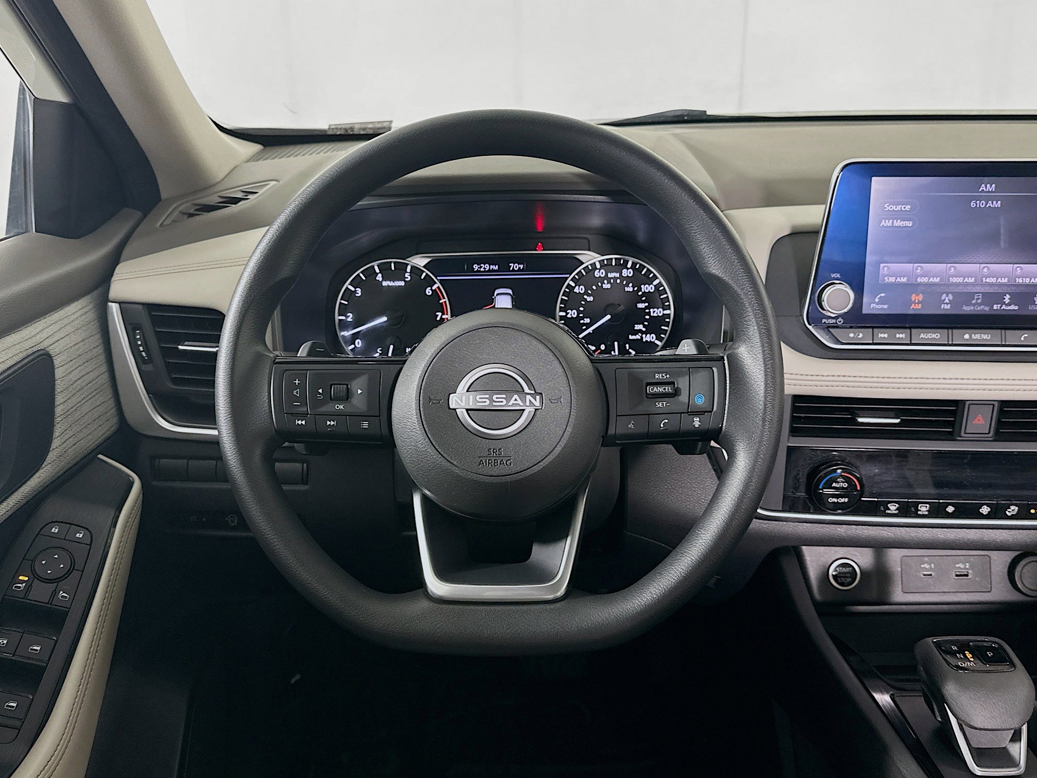 Used 2023 Nissan Rogue SV image 17