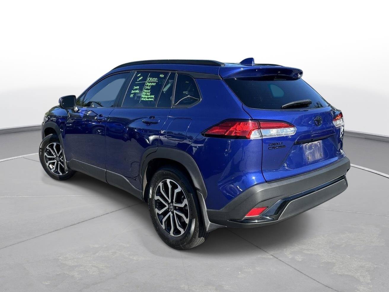 Used 2024 Toyota Corolla Cross AWD Hybrid image 8