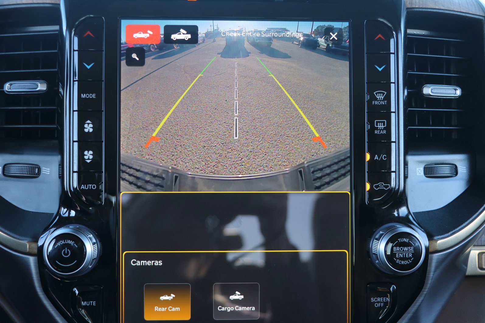 Used 2024 RAM 2500 Limited w/ Safety Group image 28