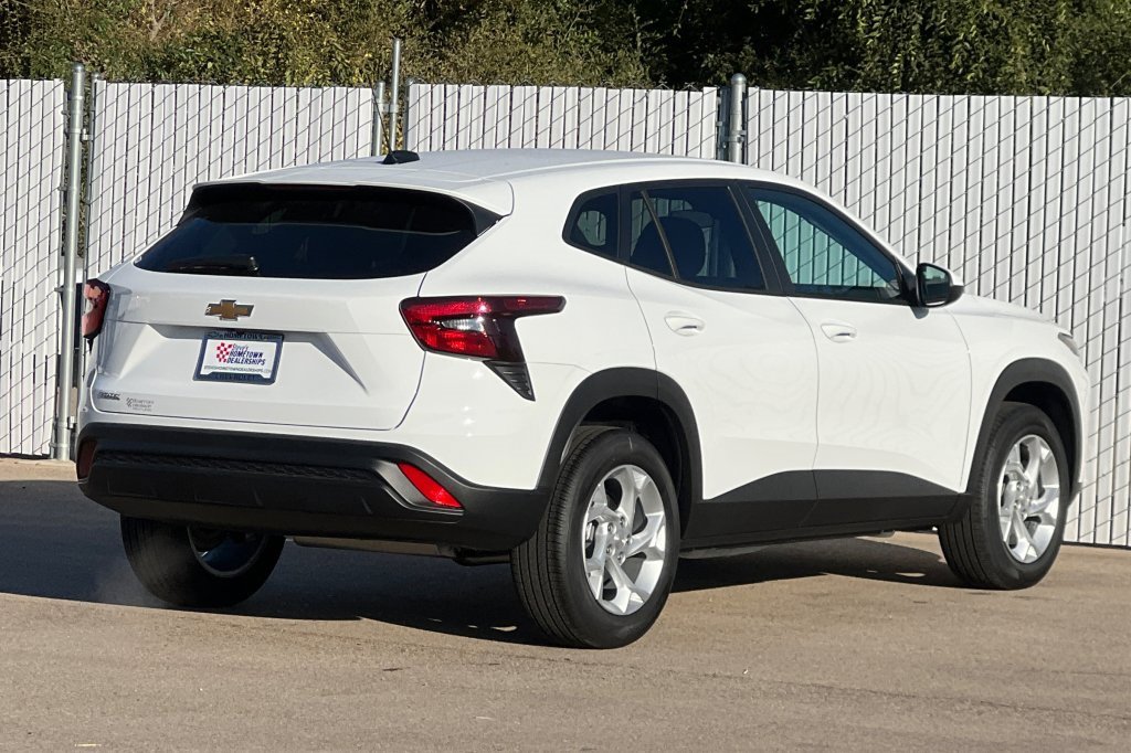 New 2026 Chevrolet Trax LS w/ LS Convenience Package image 4