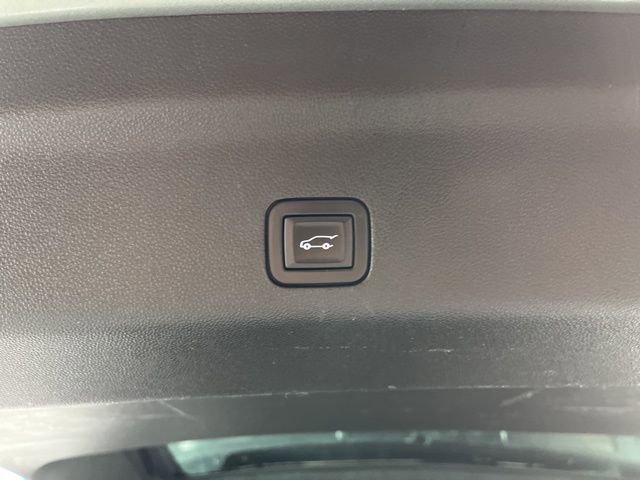 Used 2023 Chevrolet Suburban Premier image 54