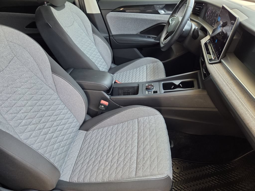 Used 2026 Volkswagen Tiguan S FWD image 12