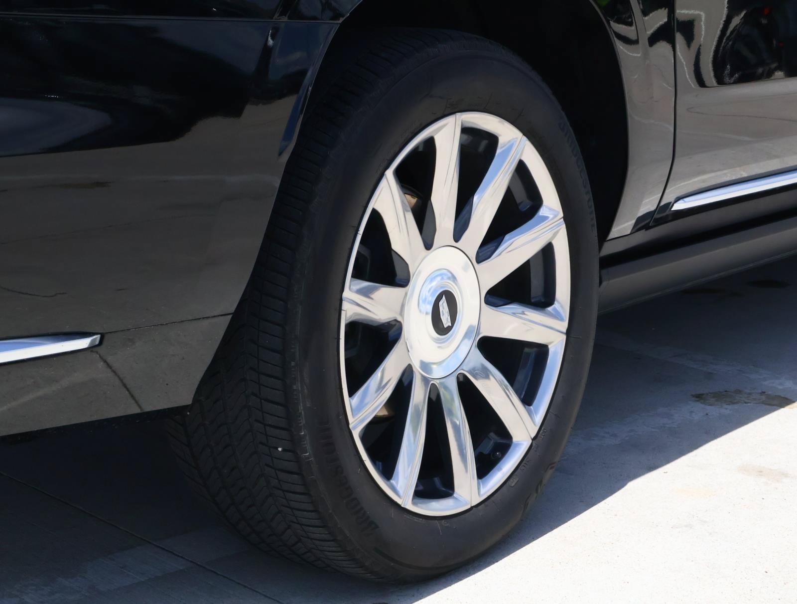 Used 2024 Cadillac Escalade ESV Premium Luxury Platinum AWD/4WD image 12