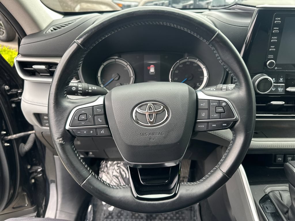 Used 2021 Toyota Highlander LE AWD/4WD image 20