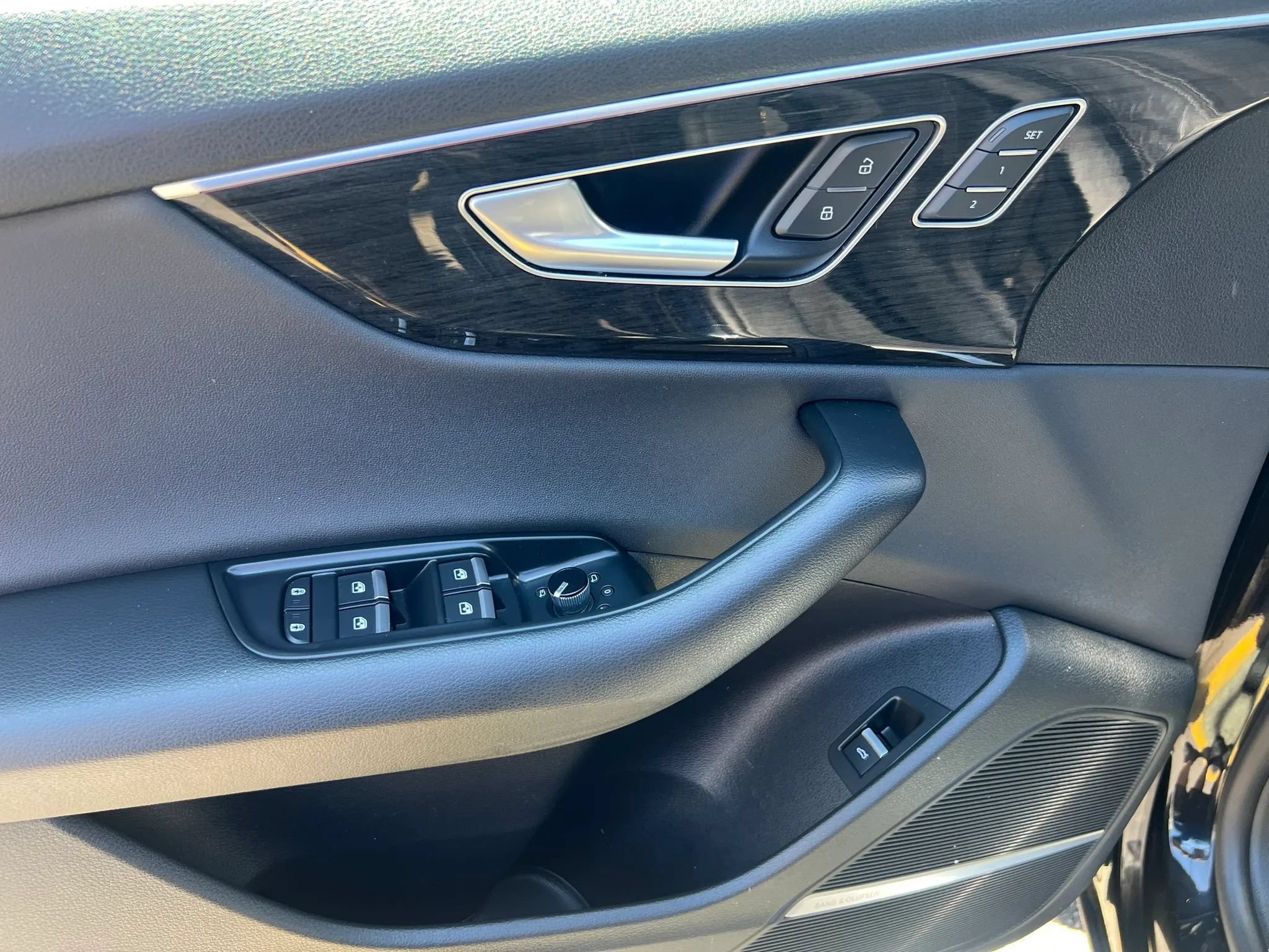 Used 2019 Audi Q8 Premium Plus AWD/4WD image 13