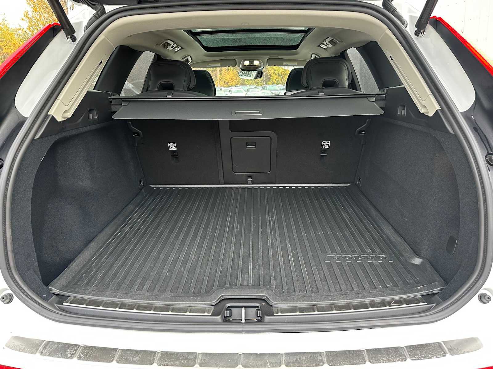 Used 2025 Volvo XC60 B5 Plus w/ Protection Package Premier image 14