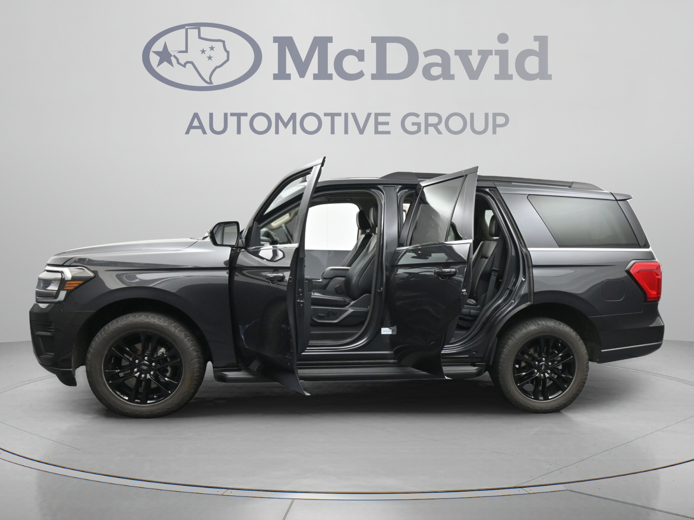 Used 2024 Ford Expedition XLT RWD image 43