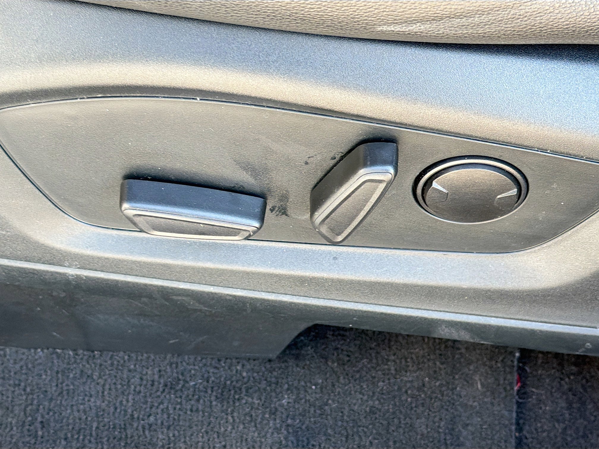 Used 2022 Ford Explorer ST-Line w/ Class IV Trailer Tow Package image 25