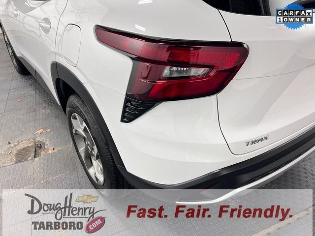 Used 2025 Chevrolet Trax LT FWD image 13