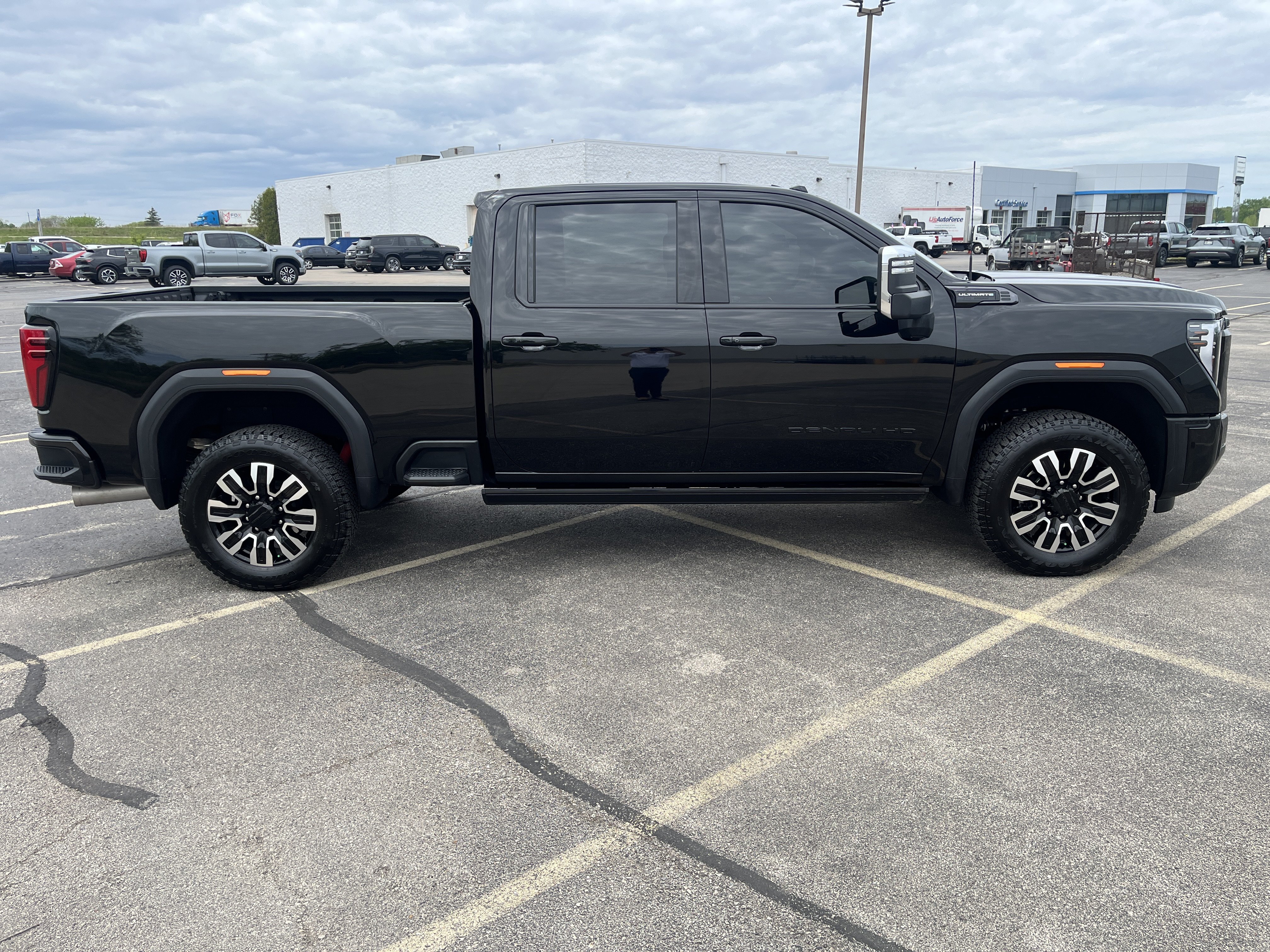 Used 2025 GMC Sierra 2500 Denali Ultimate AWD/4WD image 7