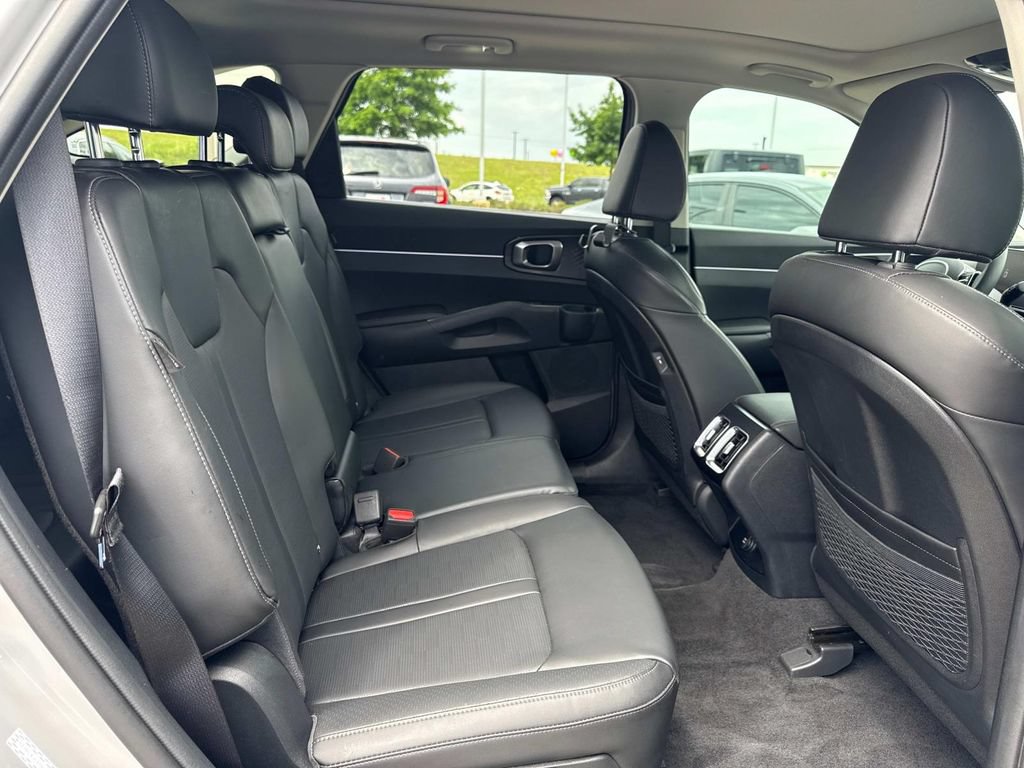 Used 2025 Kia Sorento S w/ Panoramic Sunroof Package FWD image 15