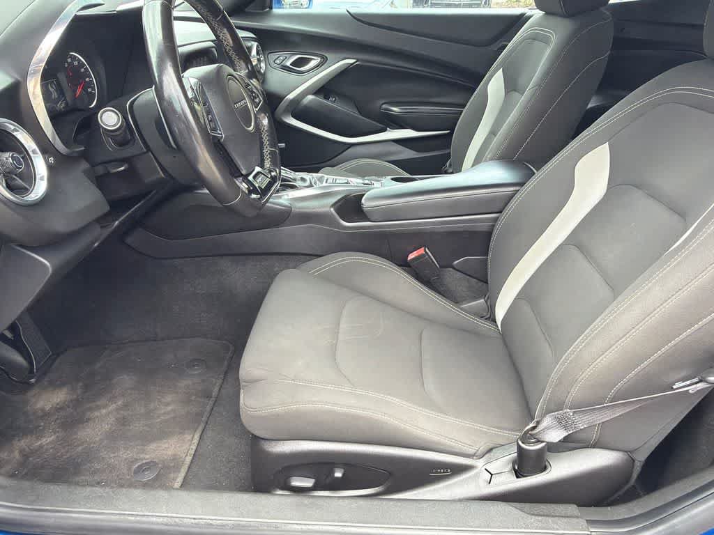 Used 2017 Chevrolet Camaro LT w/ Technology Package RWD image 9