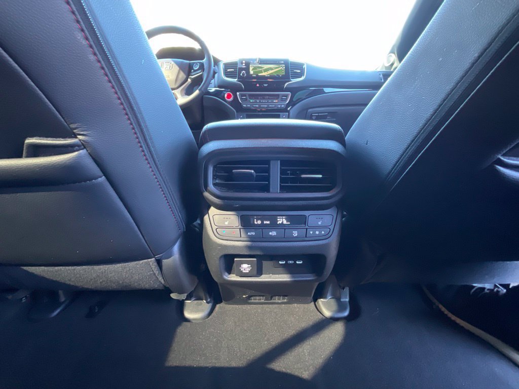 Used 2024 Honda Passport Black Edition image 25