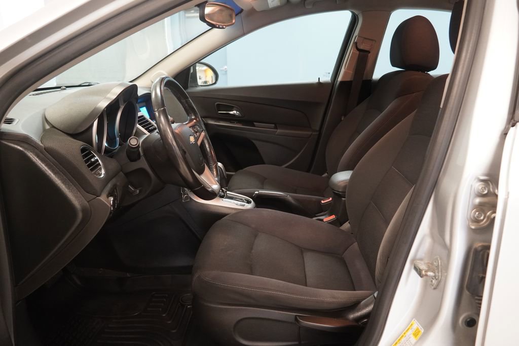 Used 2013 Chevrolet Cruze LT image 5