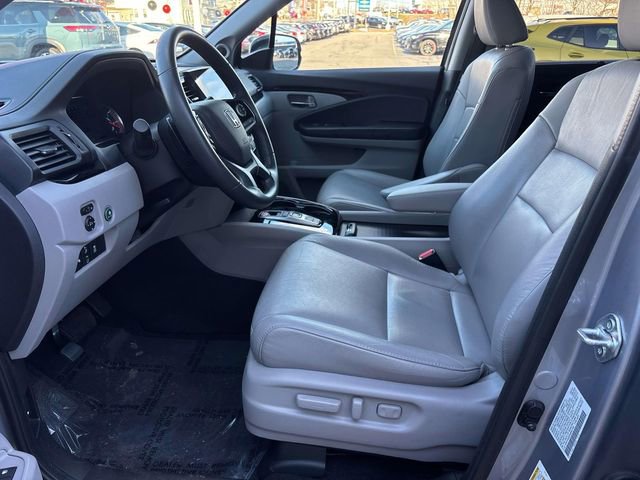 Used 2022 Honda Pilot Touring image 11