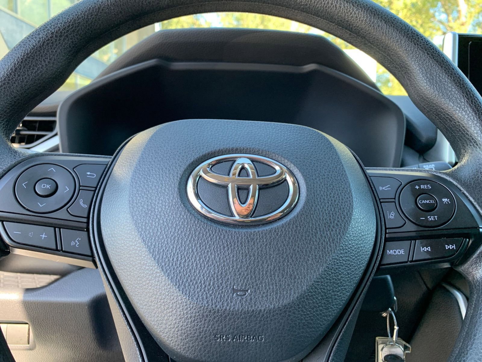 Used 2025 Toyota RAV4 LE image 27