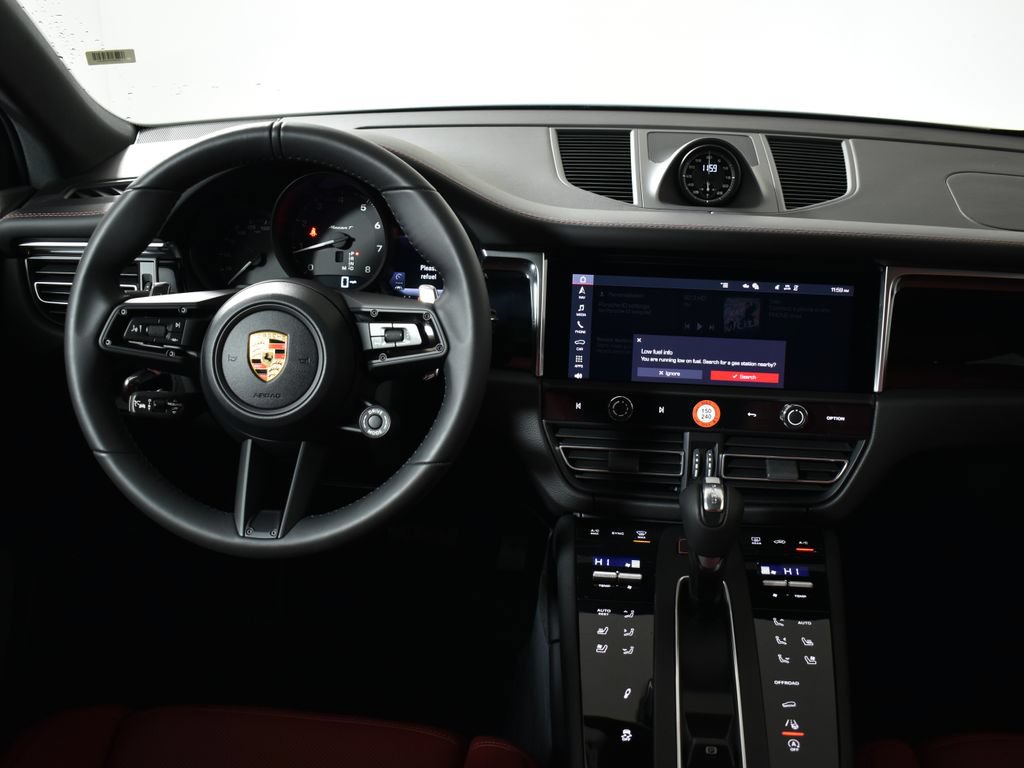 Used 2026 Porsche Macan AWD/4WD image 17