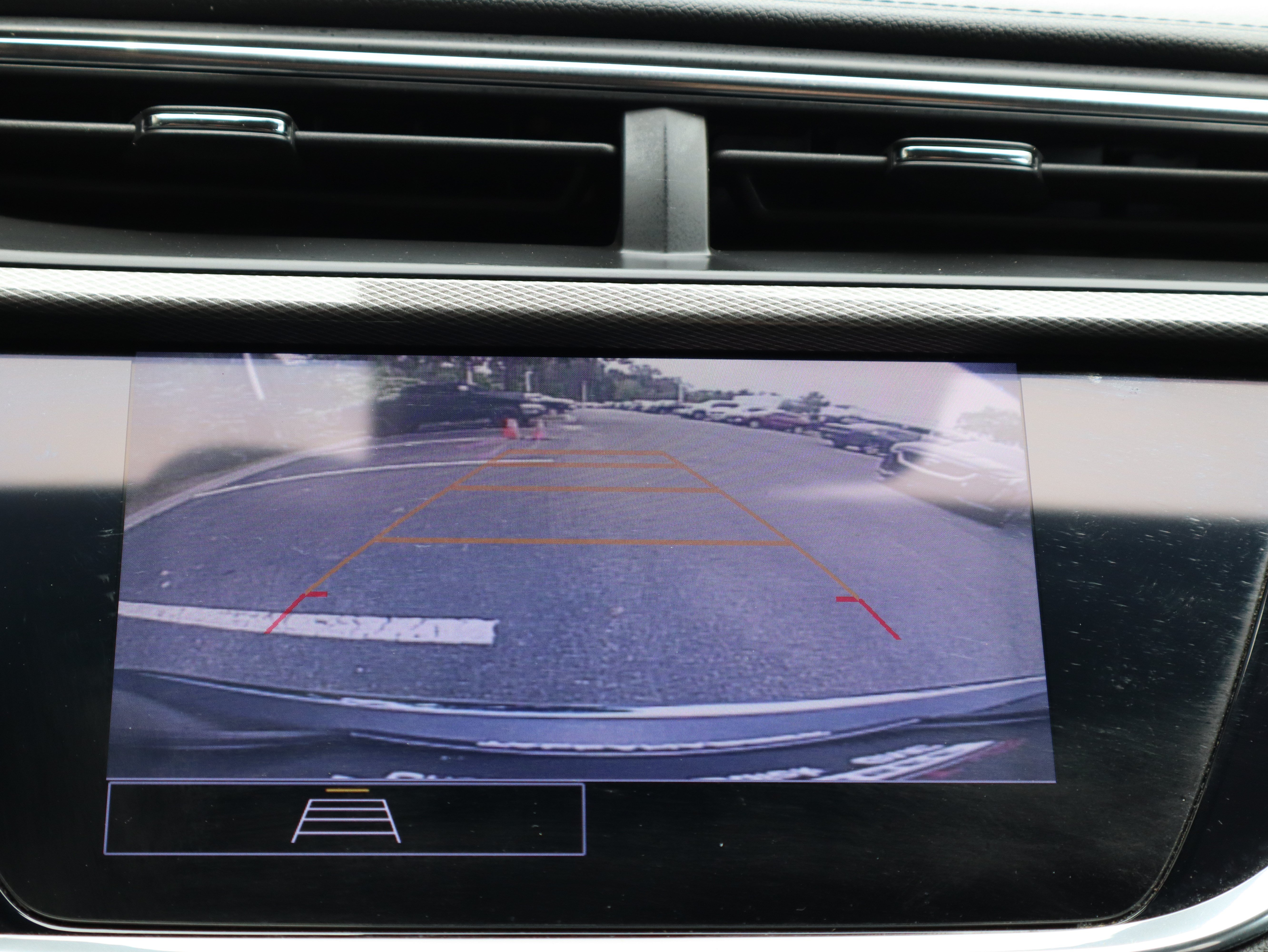 Used 2023 Buick Encore GX Essence w/ Experience Buick Package FWD image 32