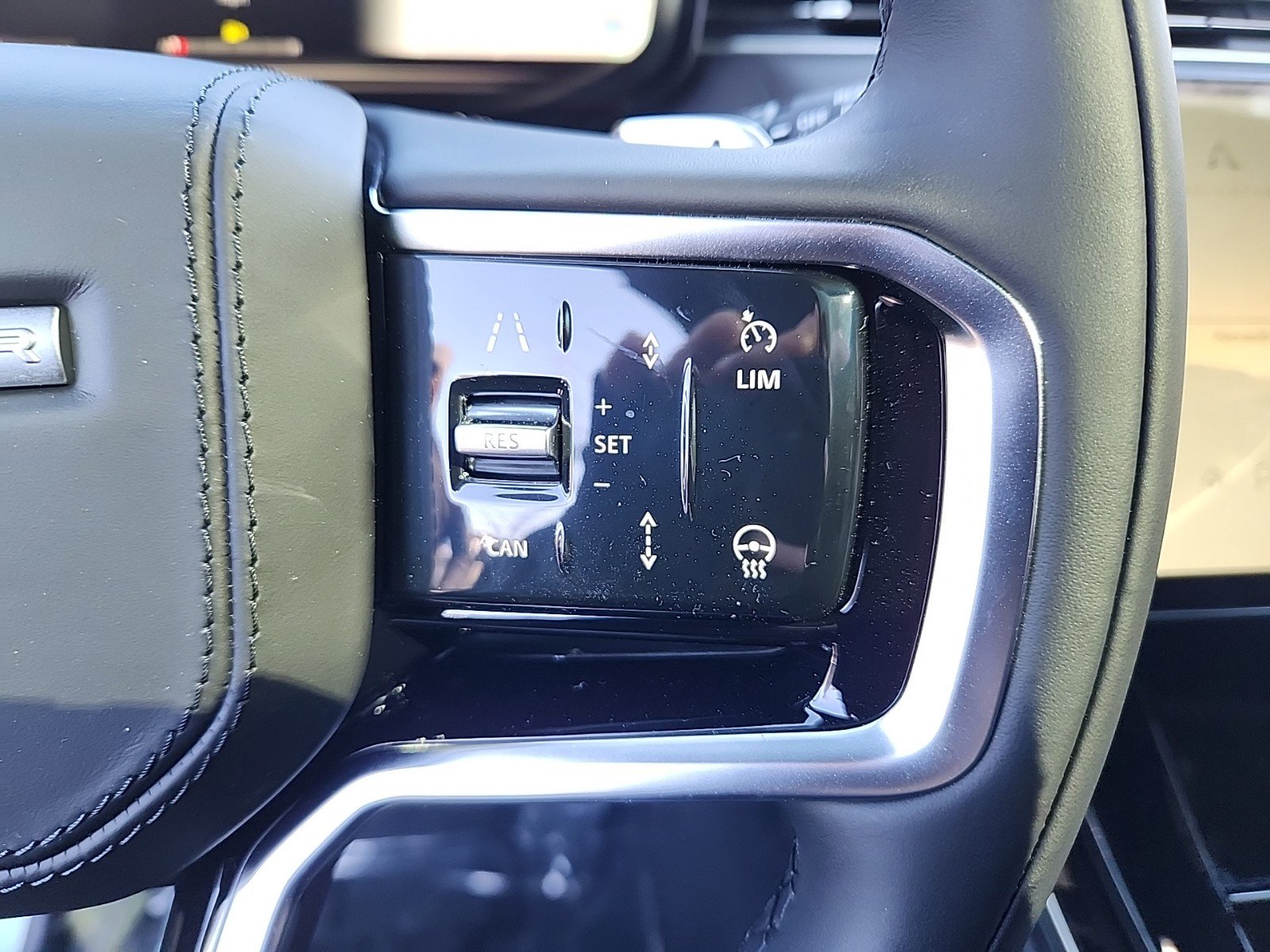 Certified 2025 Land Rover Range Rover Sport image 20