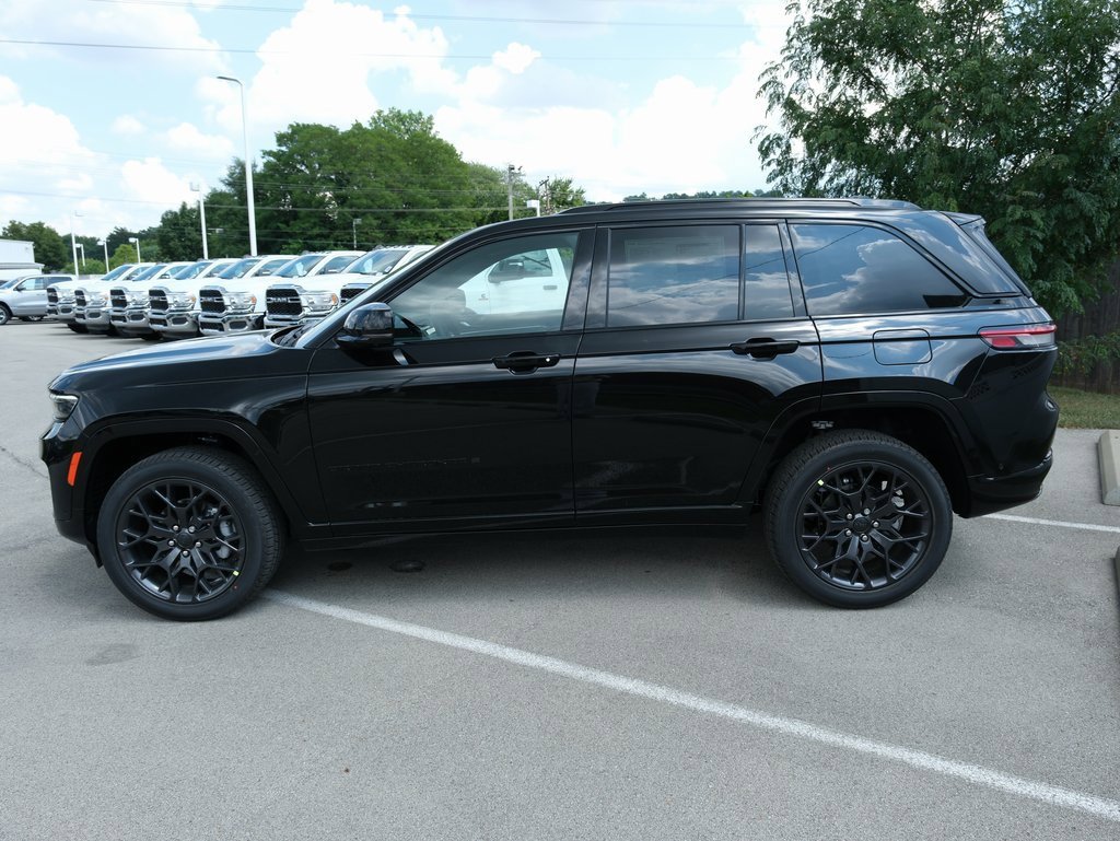 New 2025 Jeep Grand Cherokee Summit image 11