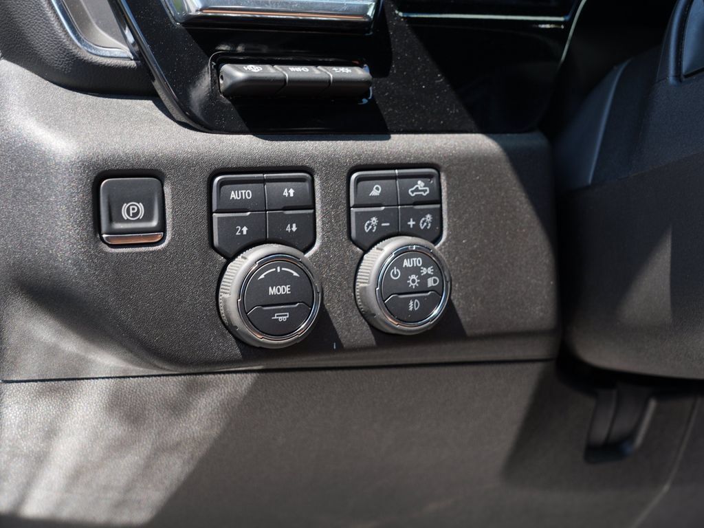 Certified 2025 Chevrolet Silverado 3500 High Country w/ High Country Premium Package AWD/4WD image 16