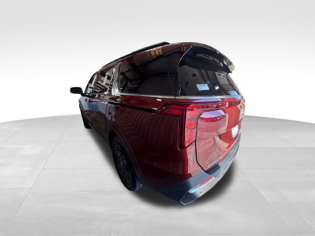 Certified 2025 Kia Carnival SX FWD image 3