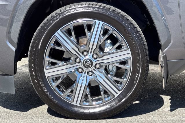 Used 2024 Toyota Sequoia Capstone image 26