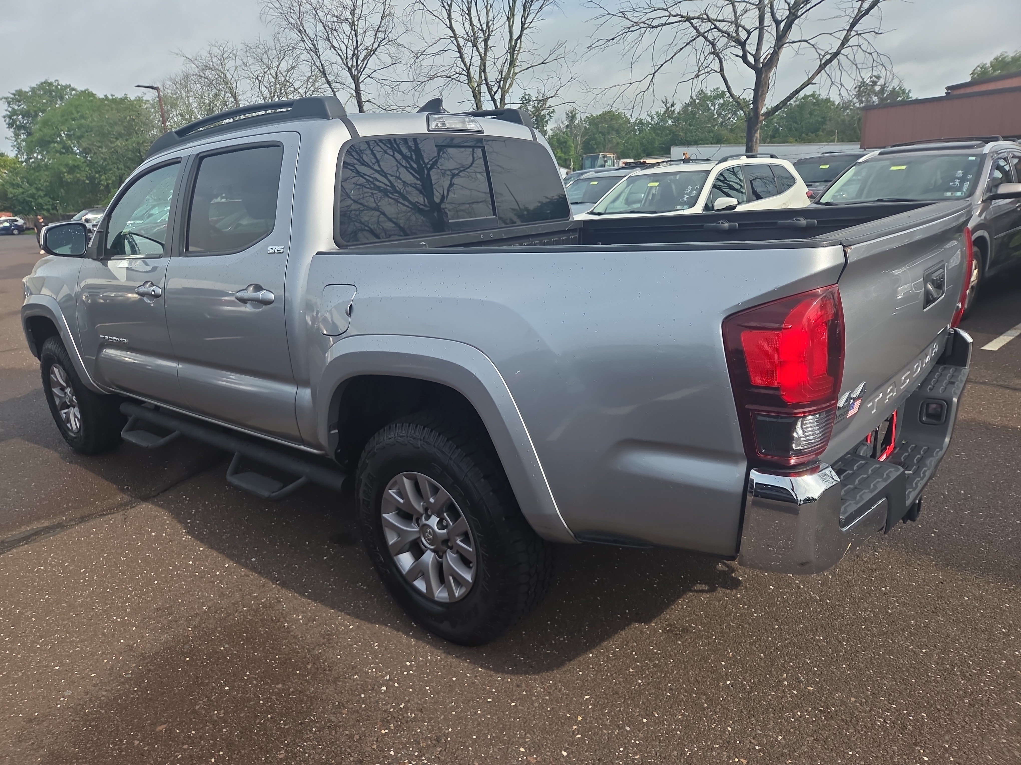 Used 2019 Toyota Tacoma SR5 AWD/4WD image 5