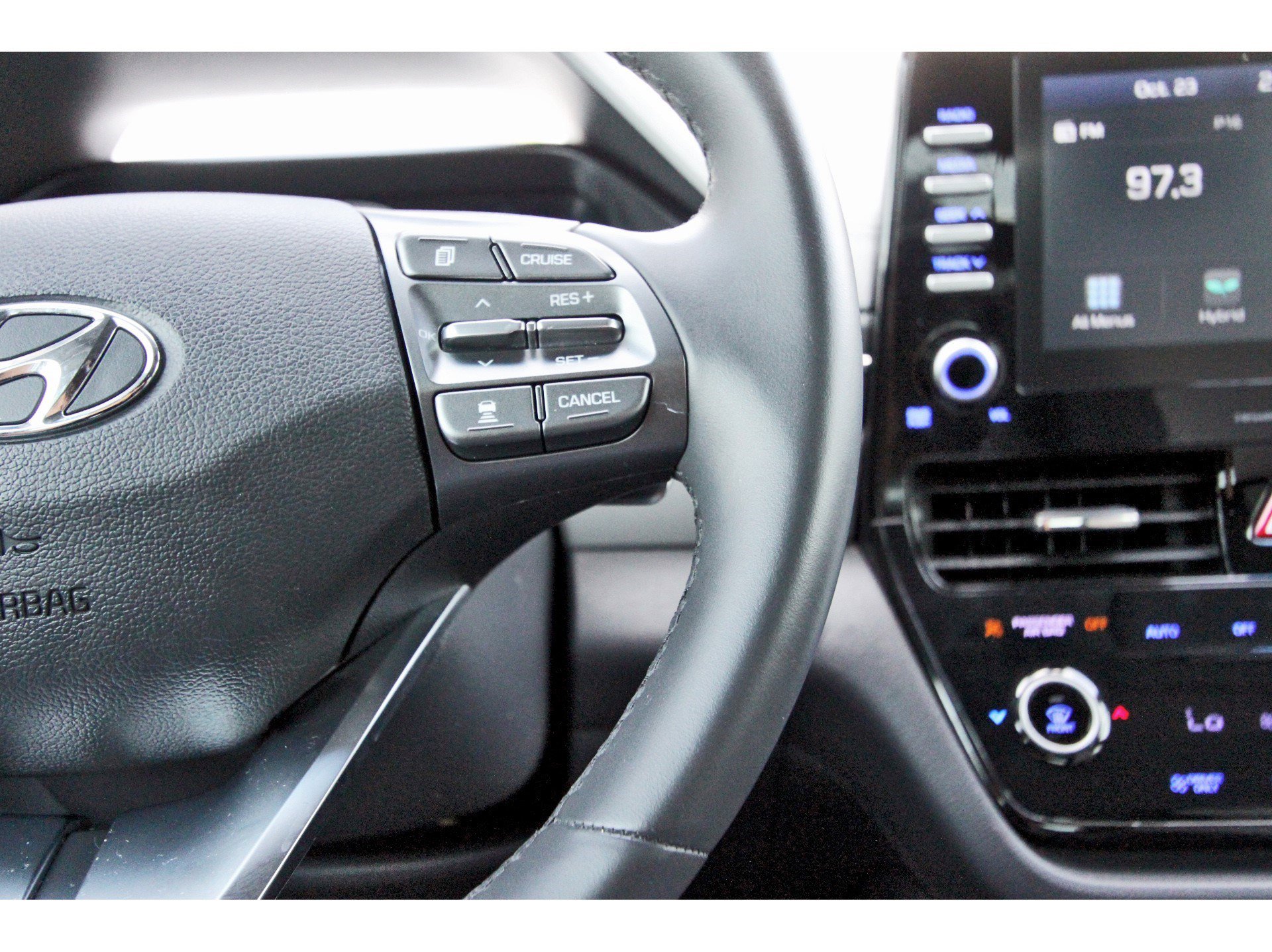 Used 2020 Hyundai Ioniq SEL image 18