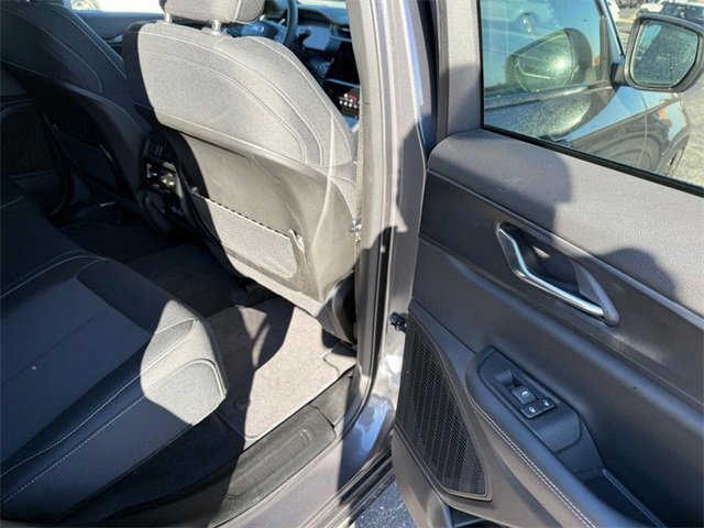 Used 2025 Jeep Grand Cherokee Laredo X image 11