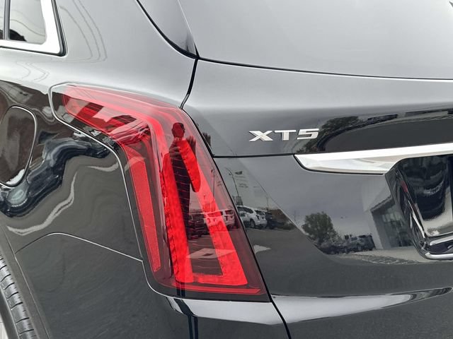 Certified 2025 Cadillac XT5 Luxury w/ LPO, Floor Liner Package FWD image 39