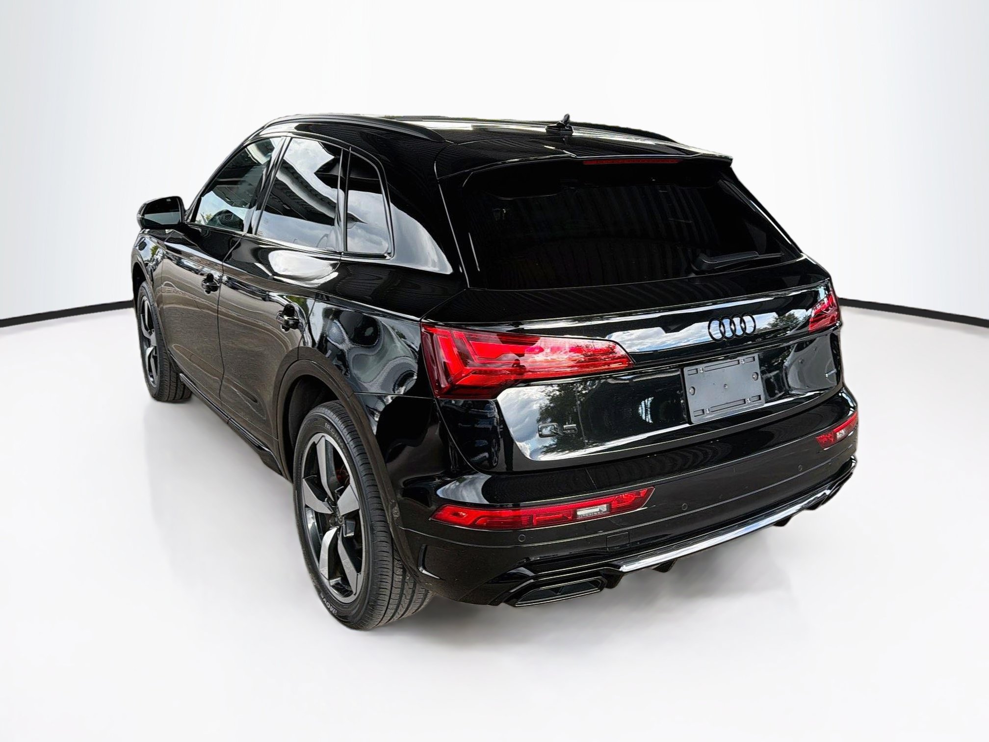 Used 2024 Audi Q5 2.0T Premium Plus w/ Premium Plus Package AWD/4WD image 5