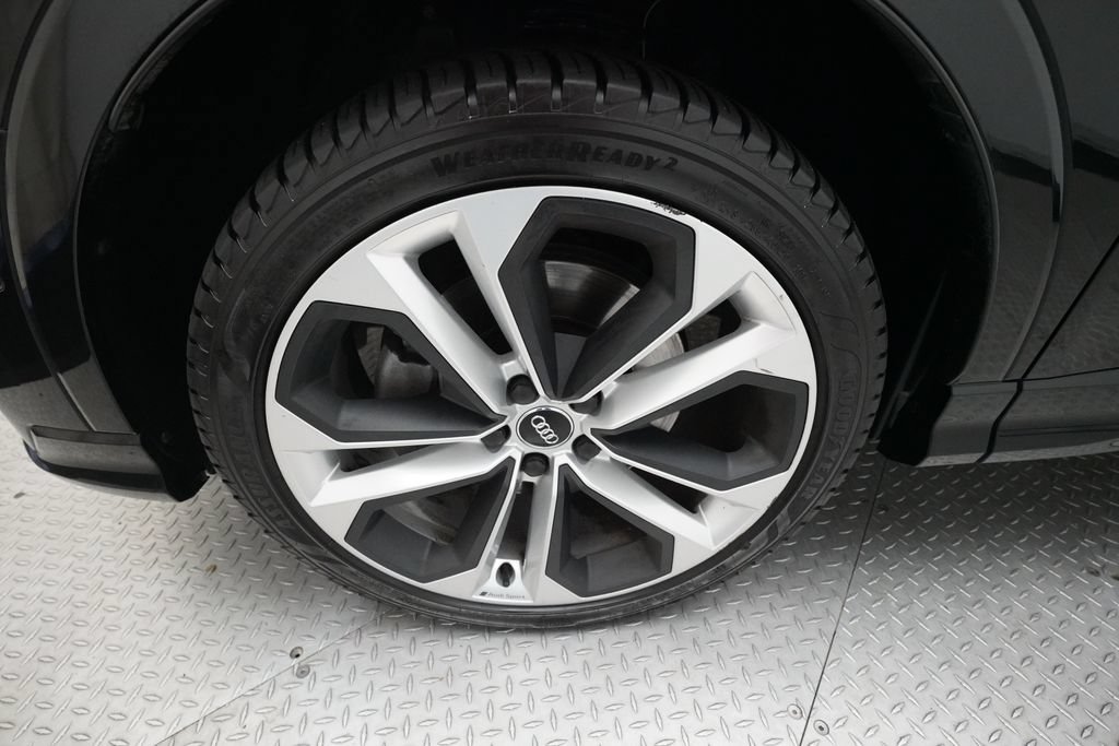 Used 2019 Audi Q3 2.0T Prestige w/ Prestige Package AWD/4WD image 28