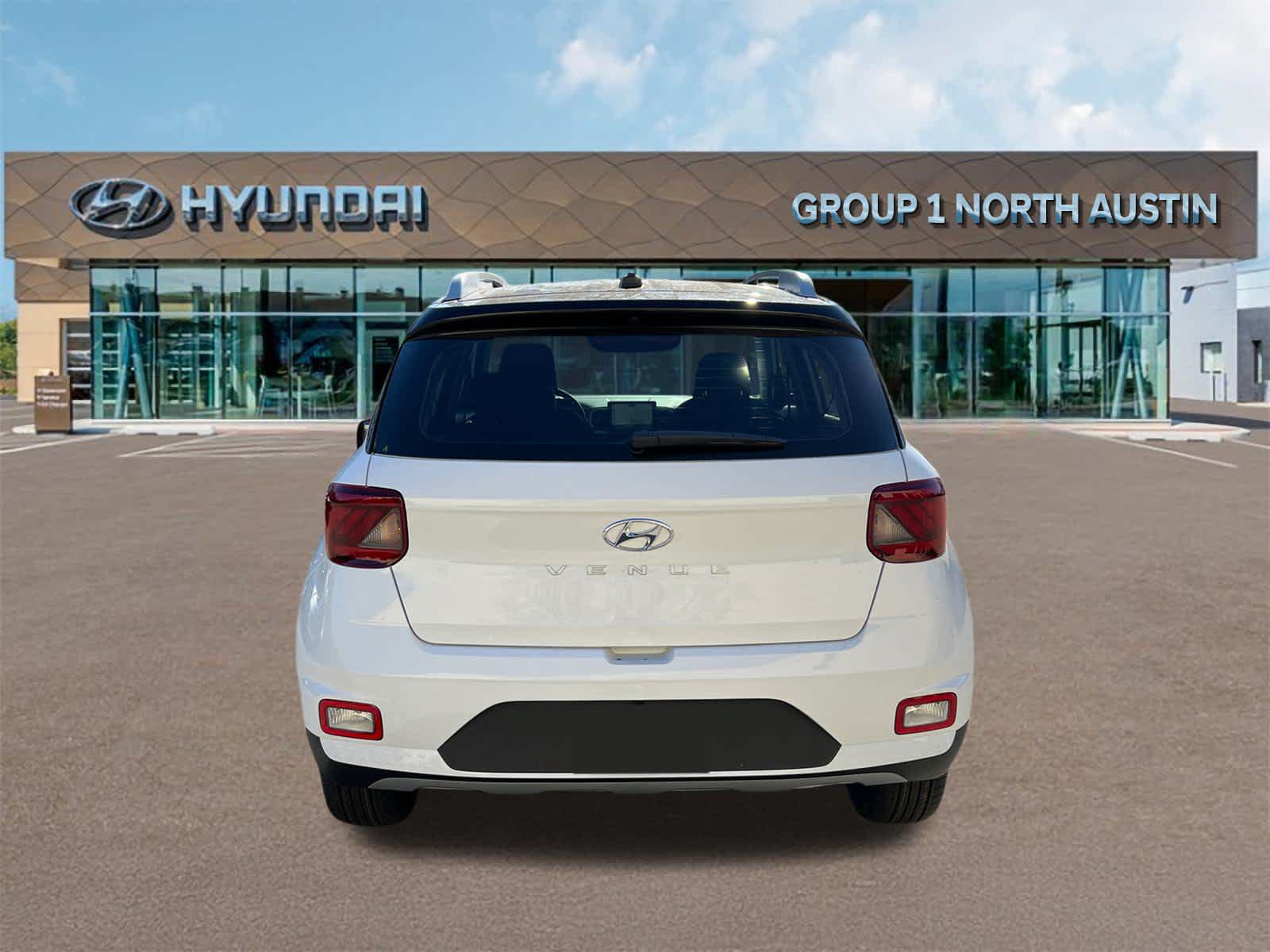 Used 2025 Hyundai Venue Limited FWD image 6