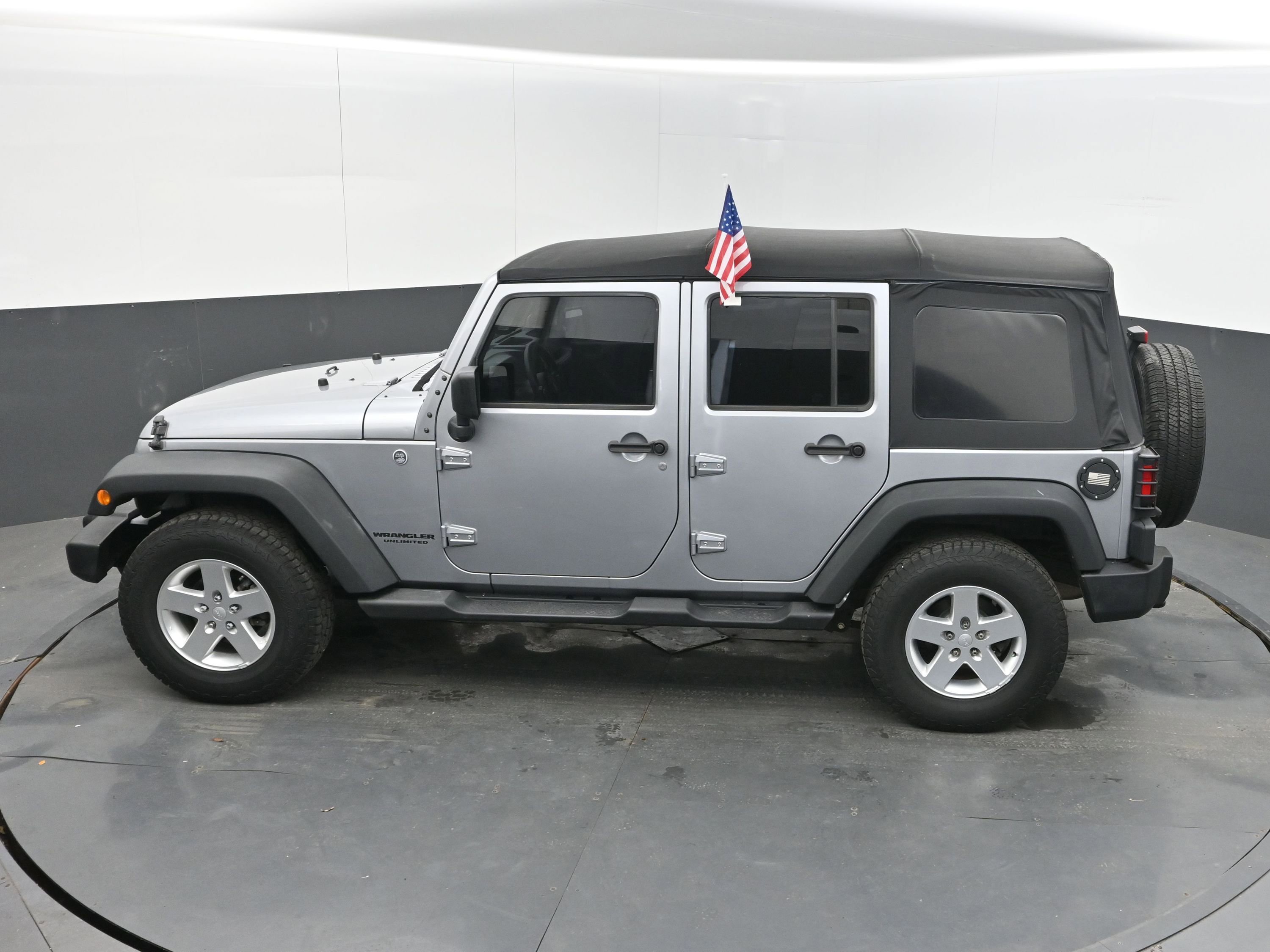 Used 2014 Jeep Wrangler Unlimited Sport w/ Max Tow Package AWD/4WD image 33