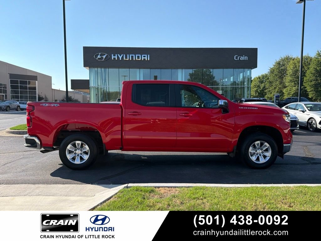 Used 2025 Chevrolet Silverado 1500 LT AWD/4WD image 1
