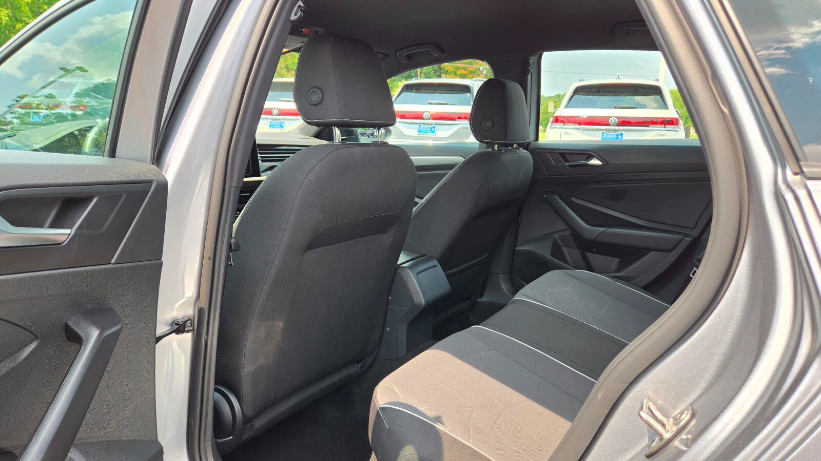 Certified 2025 Volkswagen Jetta Sport FWD image 44