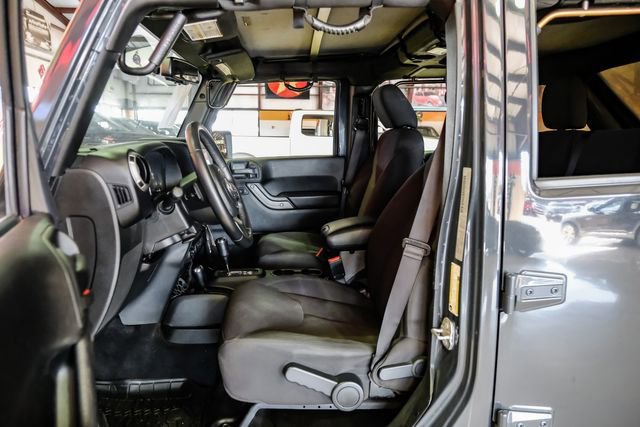 Used 2017 Jeep Wrangler Unlimited Willys image 6