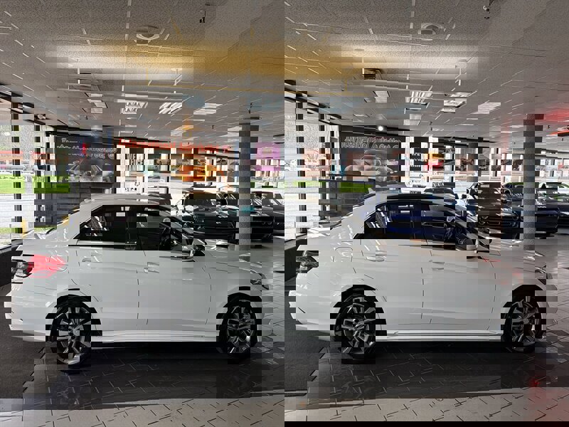 Used 2014 Mercedes-Benz E 350 4MATIC Sedan image 5