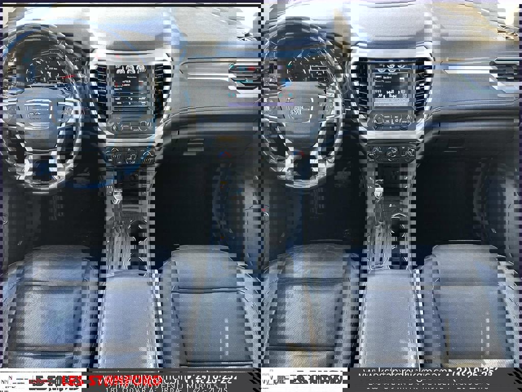 Used 2018 GMC Acadia SLT w/ LPO, Floor Liner Package image 14