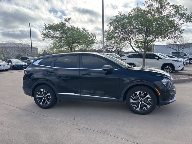 Used 2023 Kia Sportage EX image 4