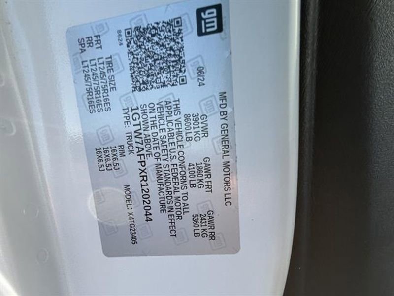 Used 2024 GMC Savana 2500 w/ Driver Convenience Package image 28