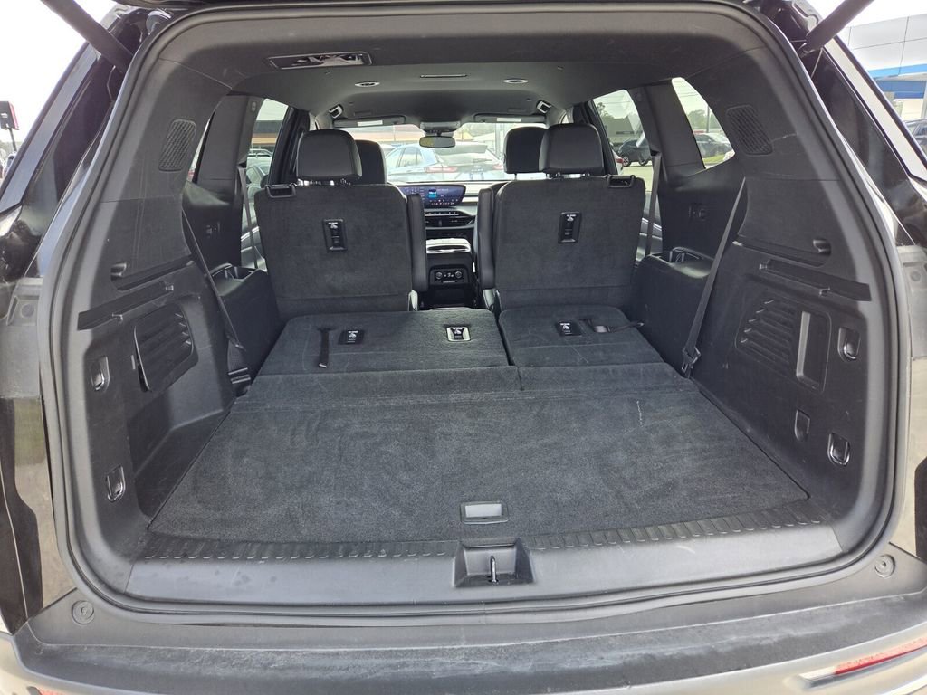 Used 2025 Buick Enclave Preferred FWD image 15