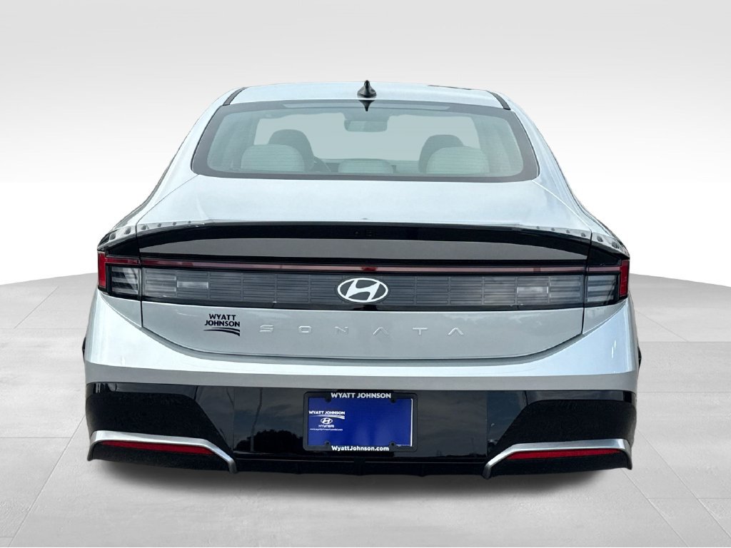 New 2026 Hyundai Sonata SEL FWD image 4