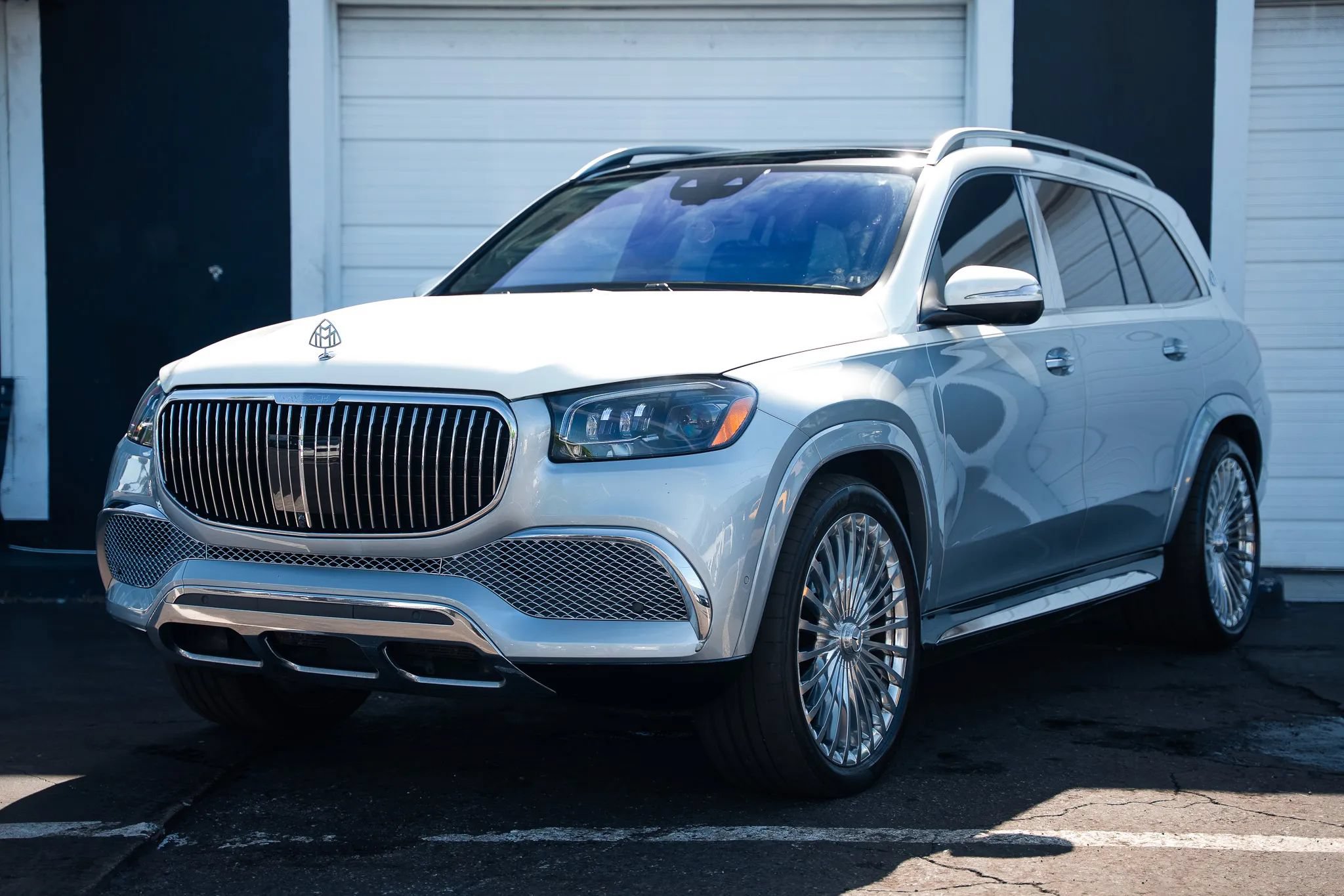 Used 2023 Mercedes-Benz Maybach GLS 600 4MATIC image 3